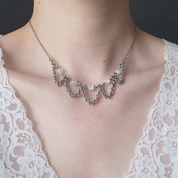 Gothic clear crystal draped chains necklace with a small silver chain - Picture 1 of 7